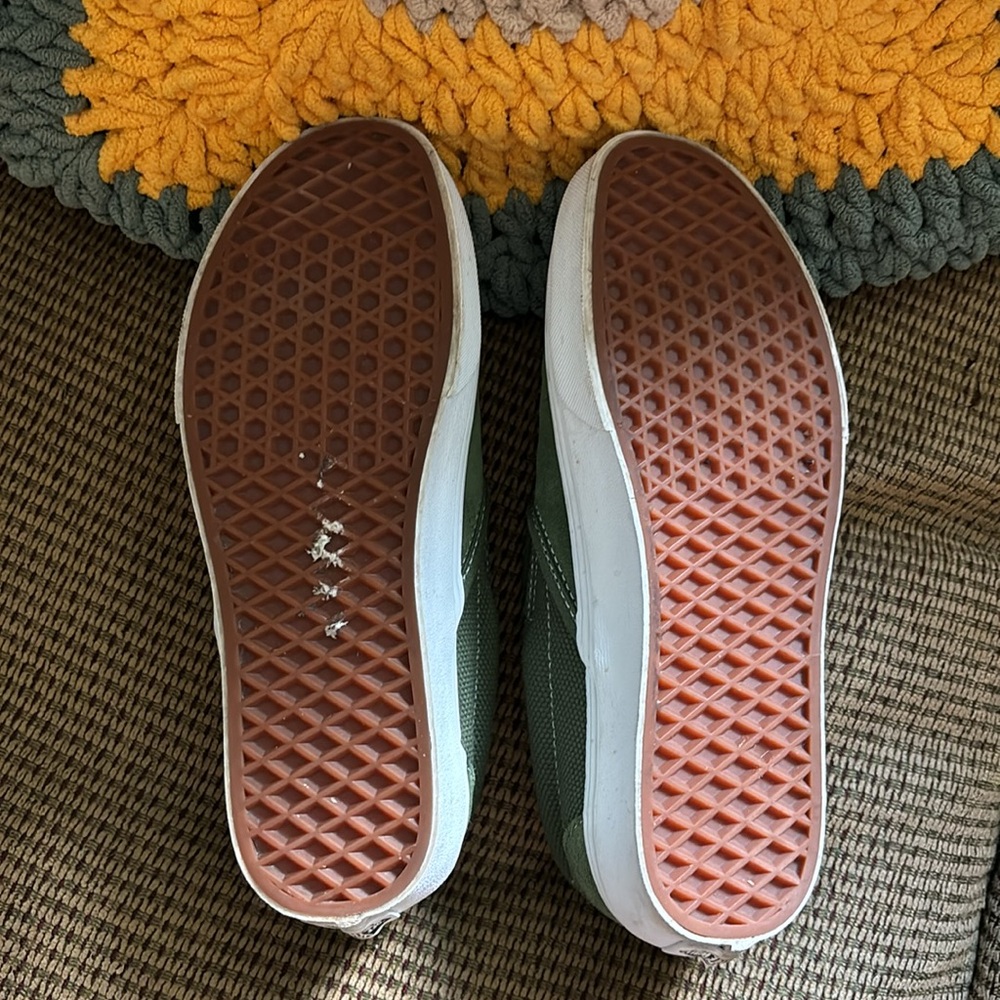 Vans - Picture 4 of 5
